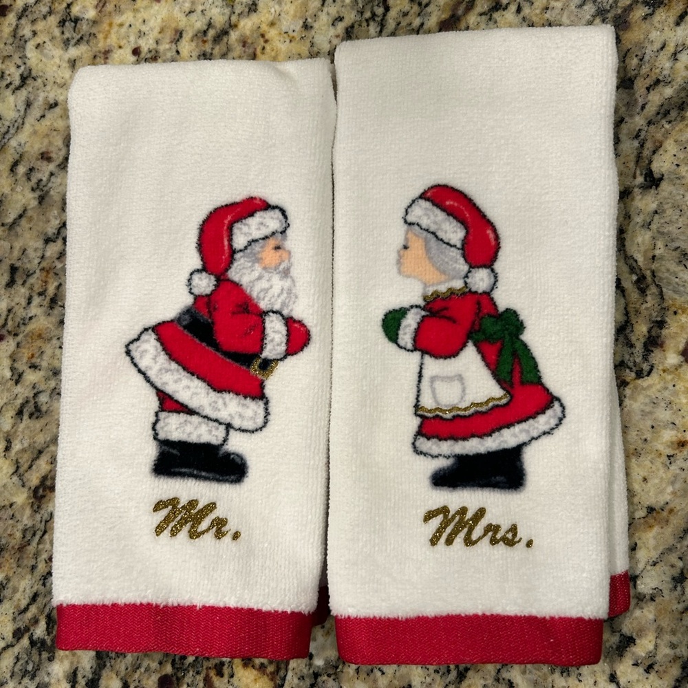 Lenox Christmas Hand Towels ❤️💚